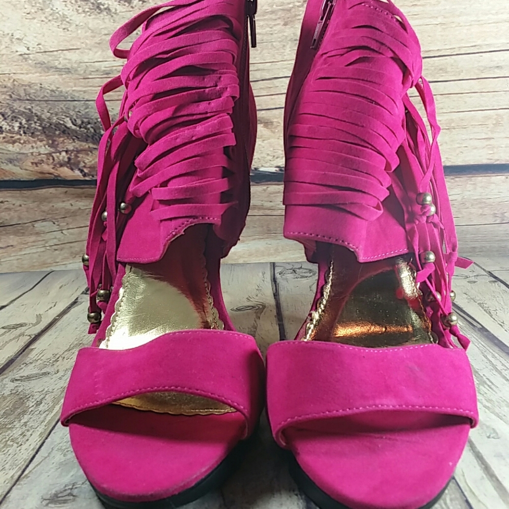 Red Circle Pink Suede Heels Size 10